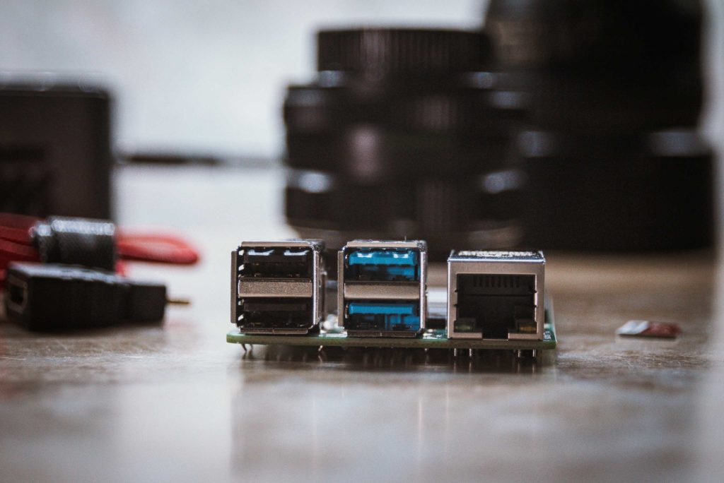 Raspberry Pi 4 model b usb jungtys keturios